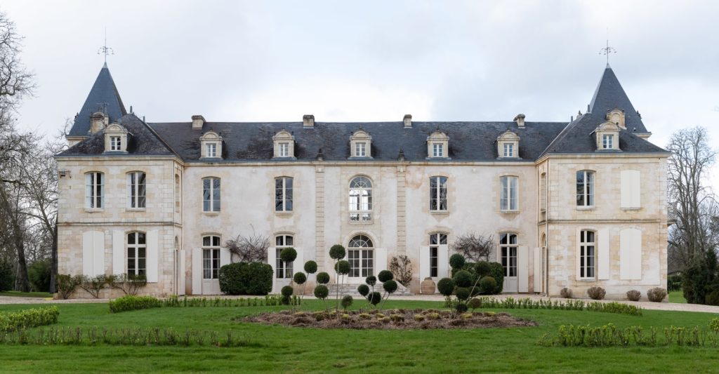 château avec en premier plan son jardin