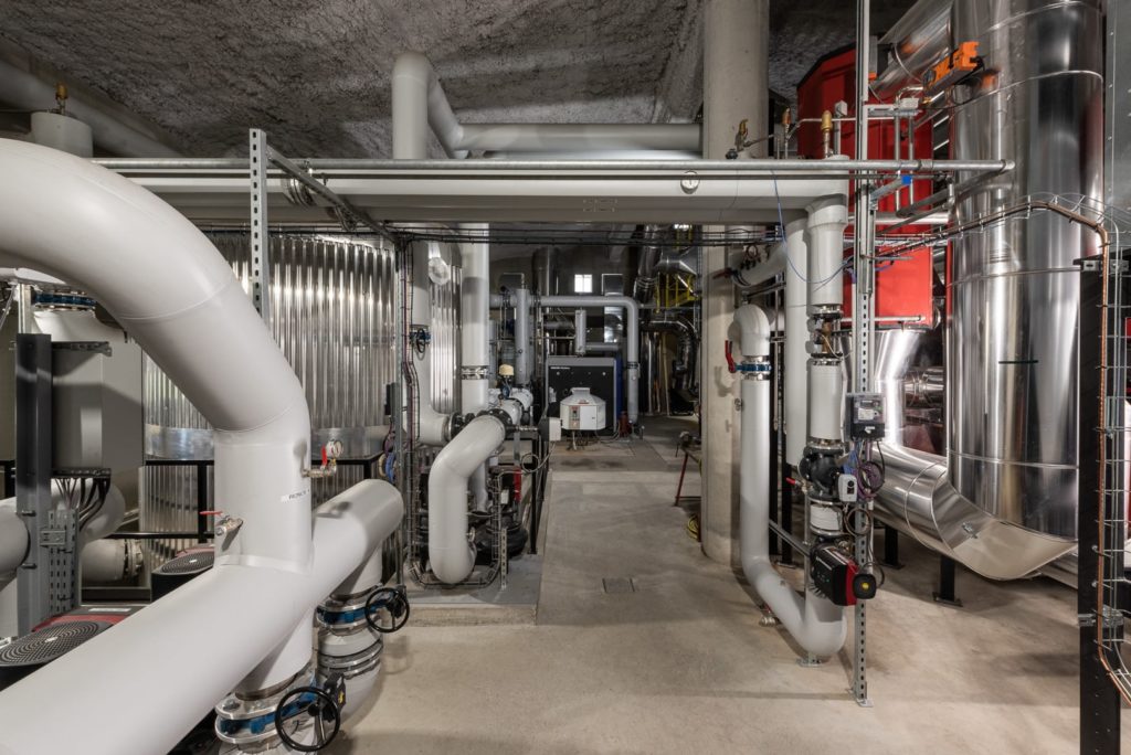 tuyaux et chaudières chaufferie