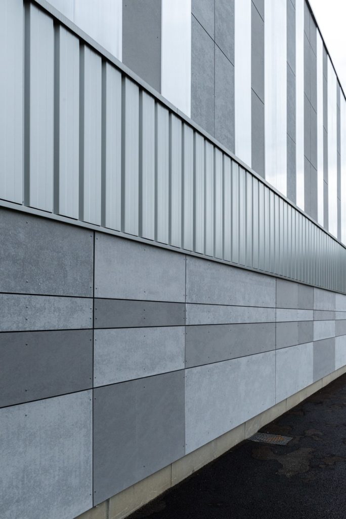 photographie d'architecture de façade métallique