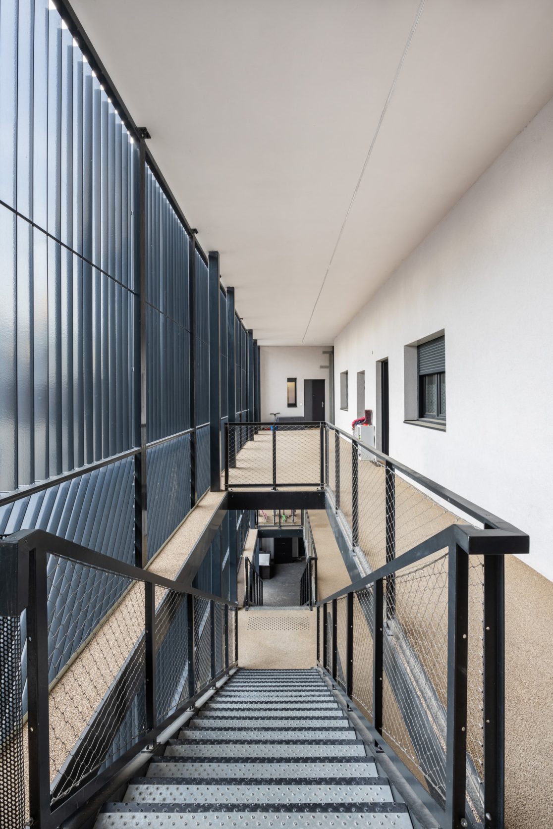 coursives extérieurs de logement