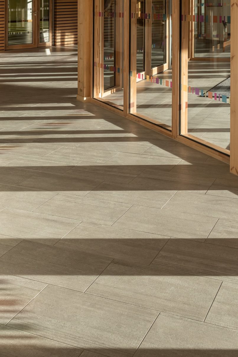 jeux d'ombres avec le soleil et les vitres