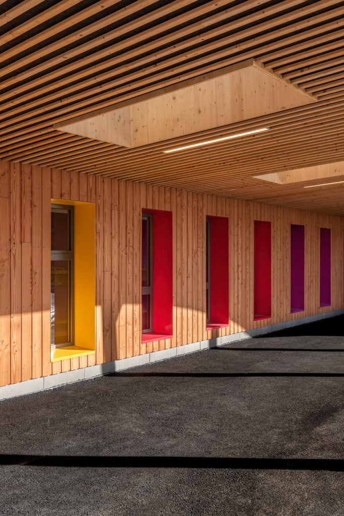 façade et plafond en bois