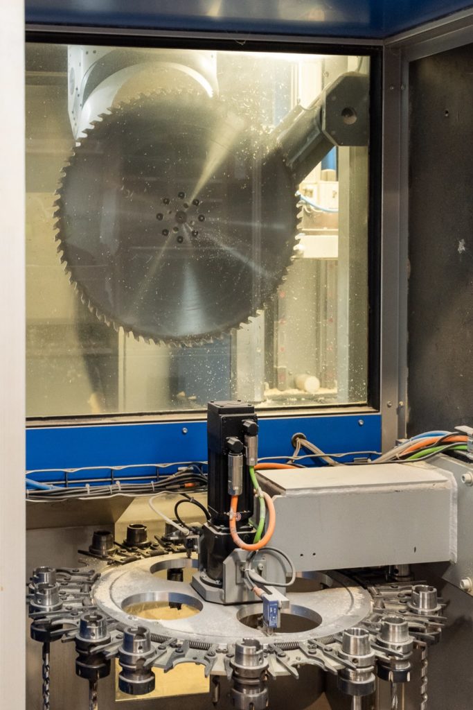 machine numérique découpe du bois