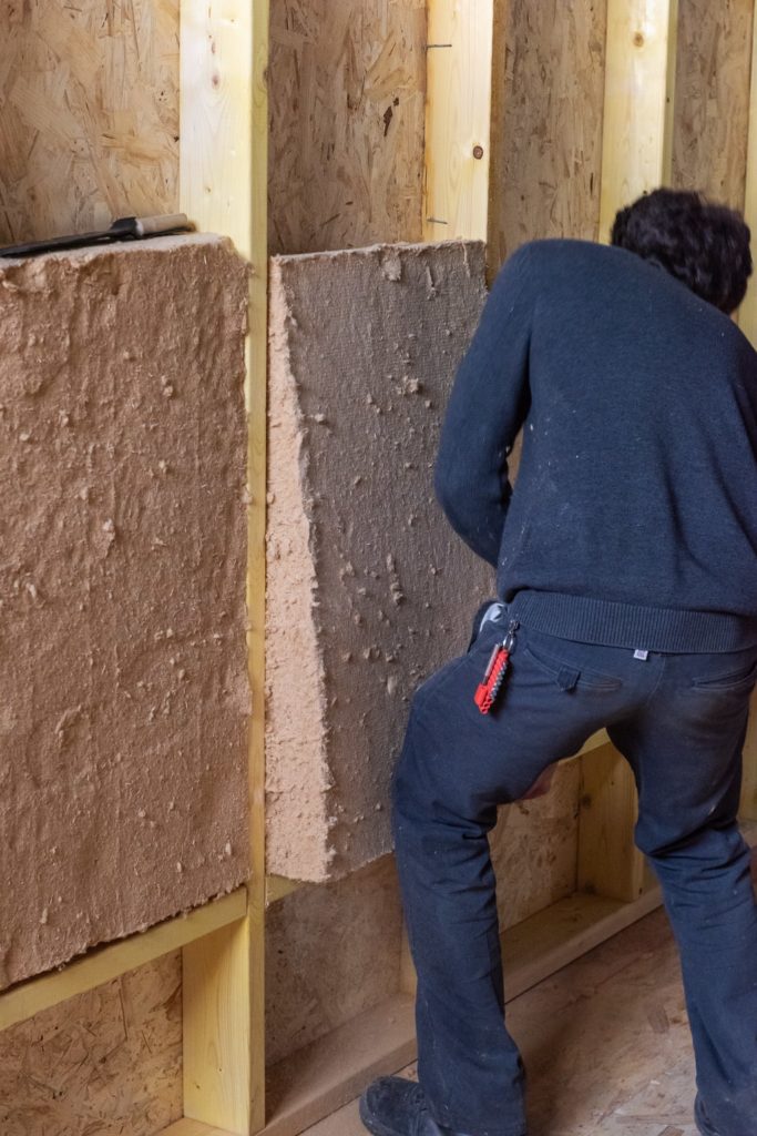 pose d'isolant en laine de bois