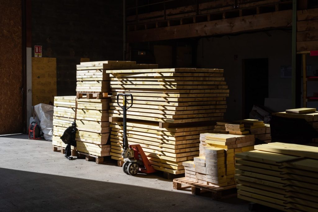 stockage de bois, belle lumière