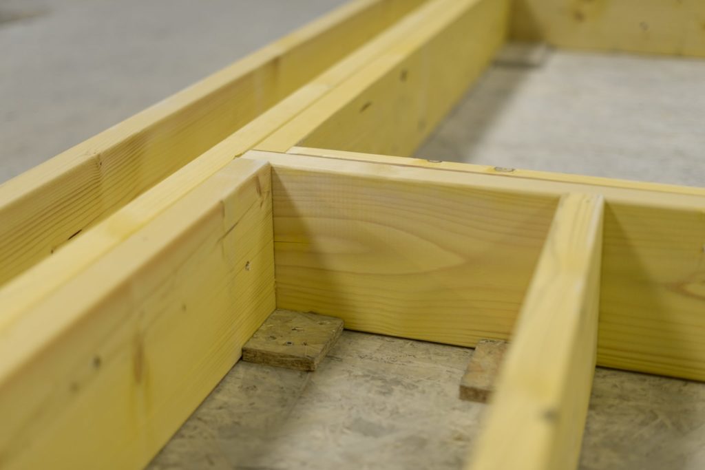 assemblage de murs ossatures bois