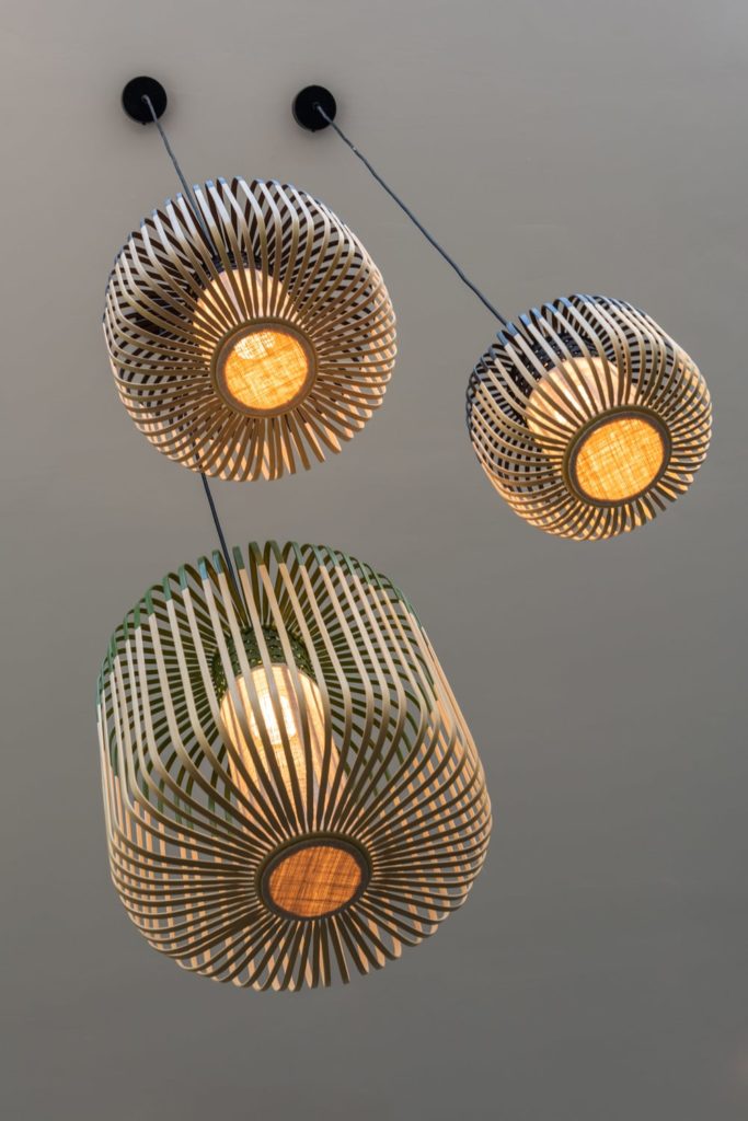 luminaires au plafond