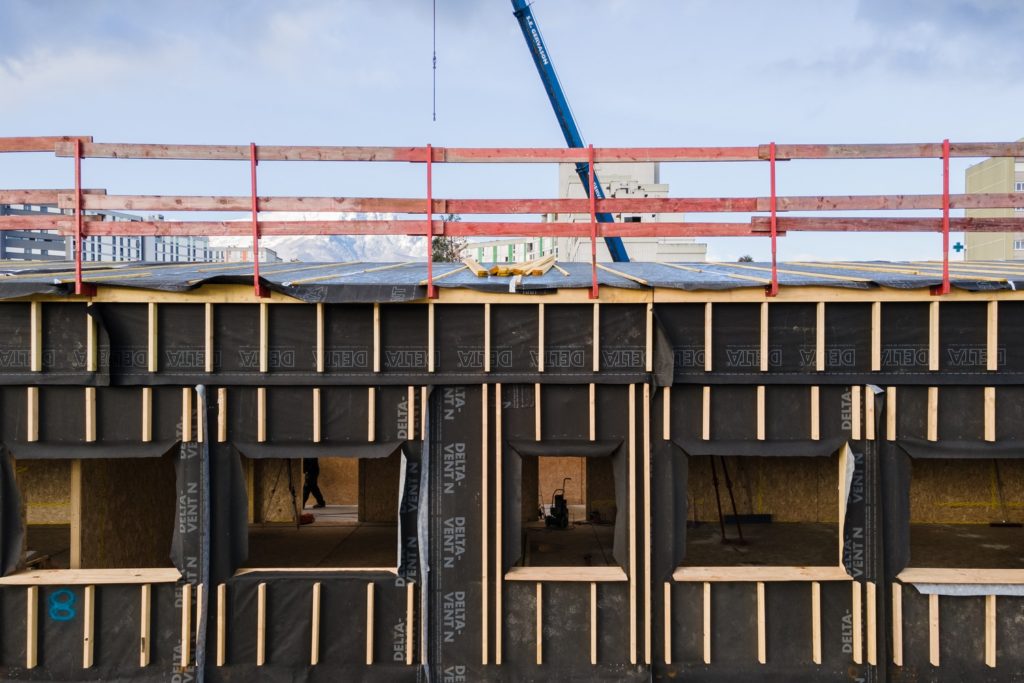 façade bois en construction