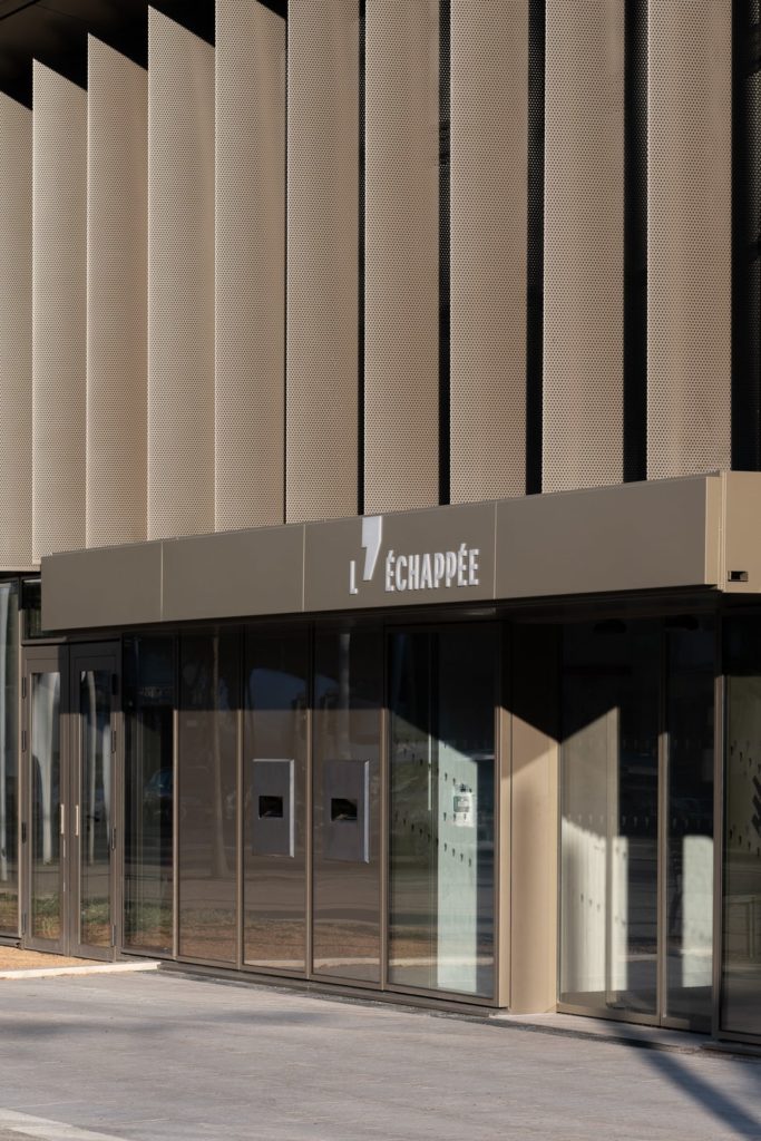 entrée du bâtiment