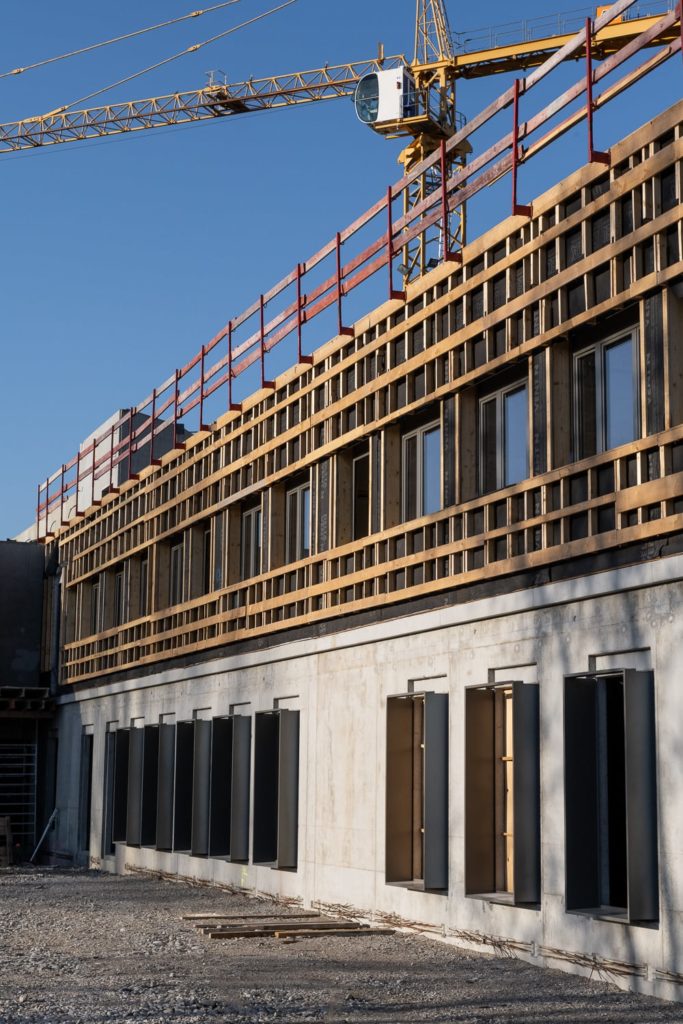 façade d'un bâtiment en chantier
