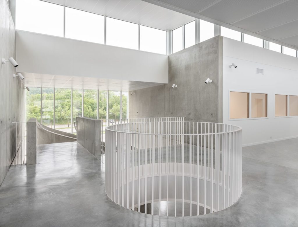 hall avec vide sur rez de chaussé