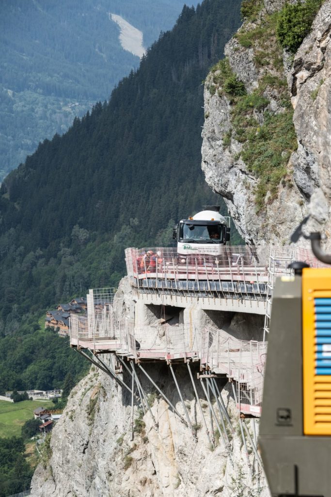 travaux en encorbellement au dessus du vide