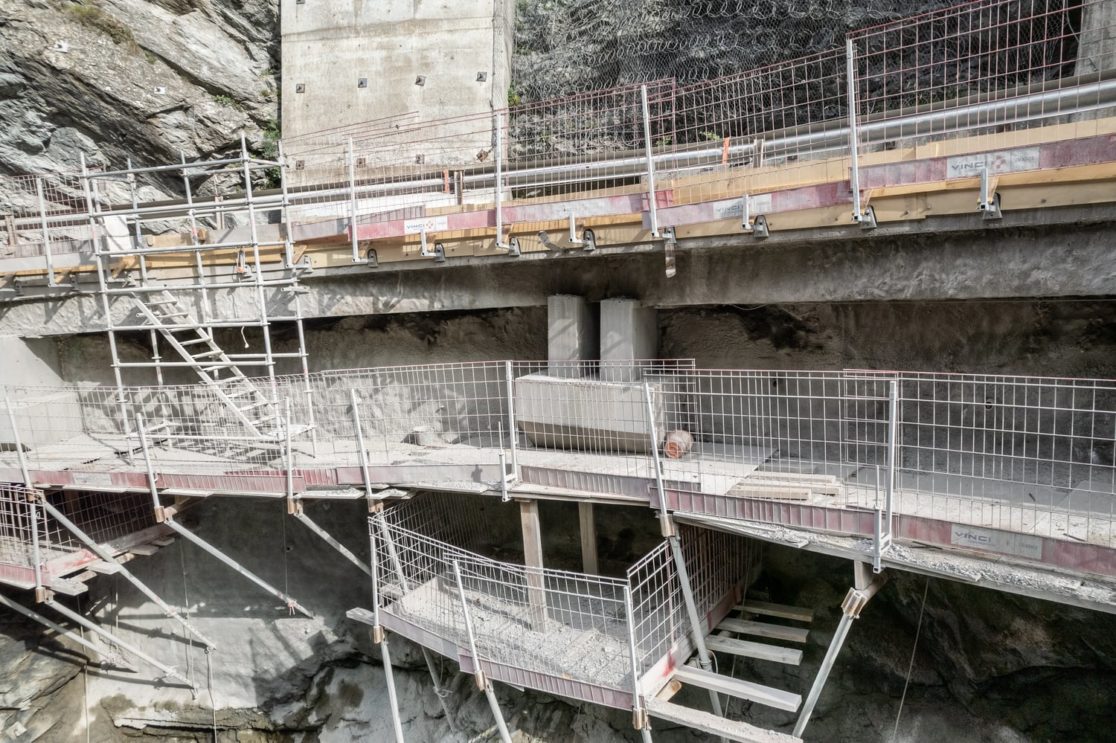 travaux sur des poutres et console d'appuis en béton