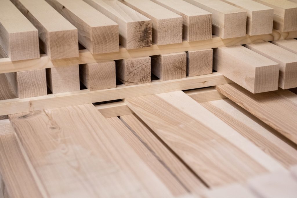 stockage bois raboté