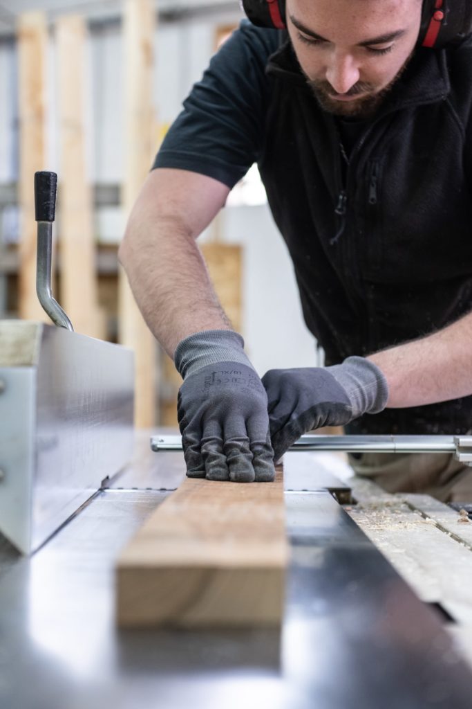 rabotage d'un bois à la machine