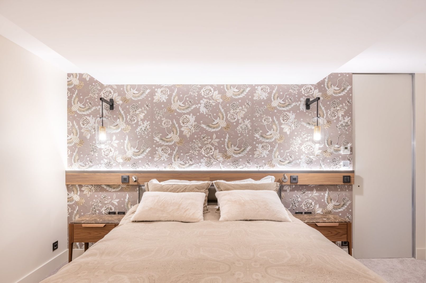 chambre avec décoration aménagement intérieur