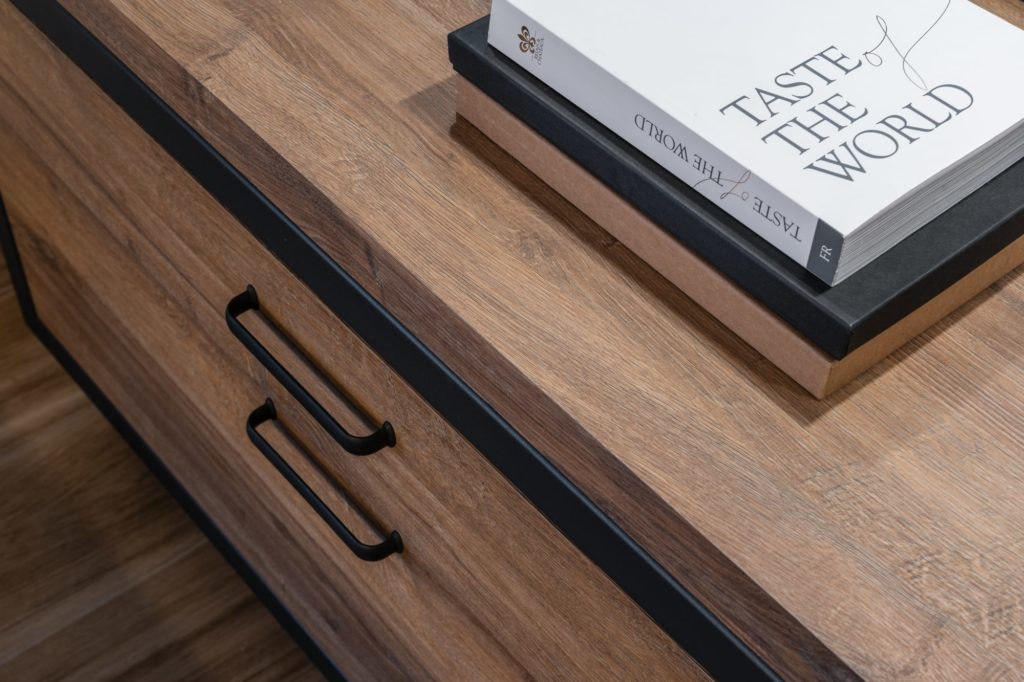 détail de meuble et poignées