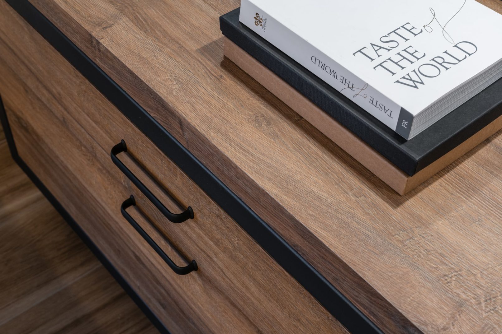 détail de meuble et poignées