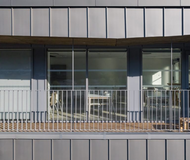 balcon couvert en zinc