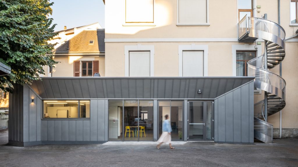 silhouette devant extension zinc