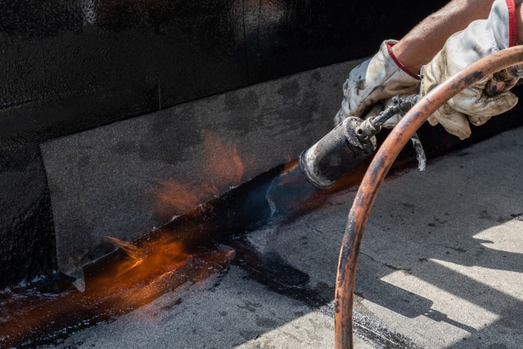étanchéité à chaud sur toiture
