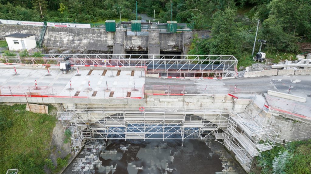 suivi media de la restructuration d'un pont