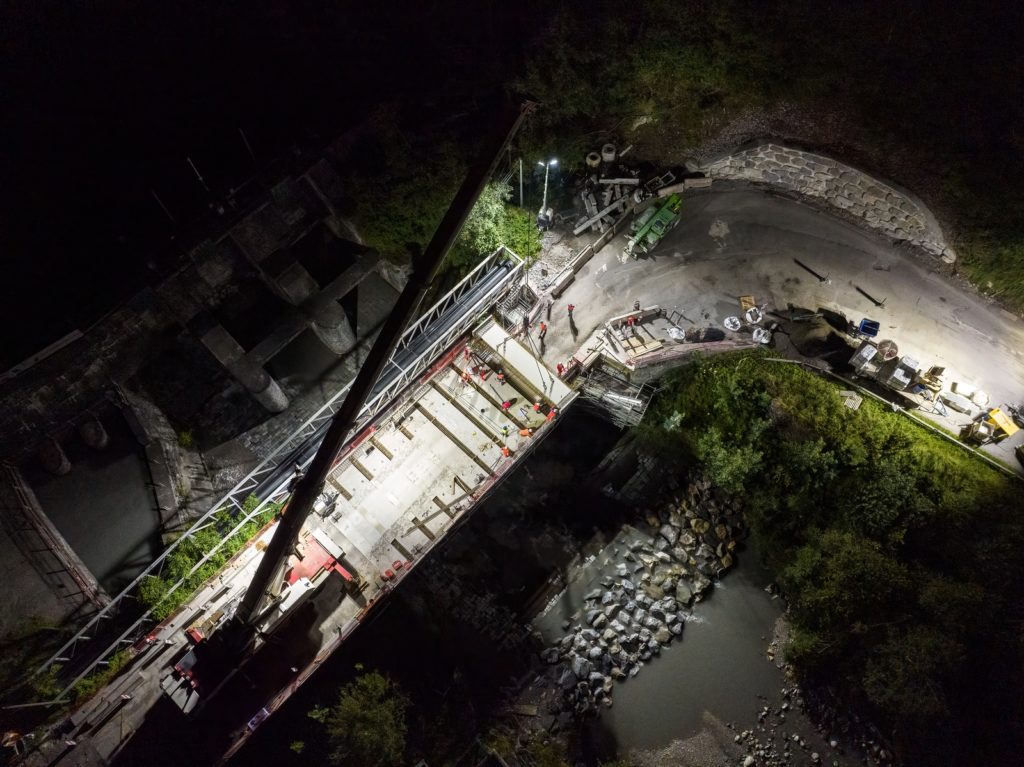 suivi media de la restructuration d'un pont