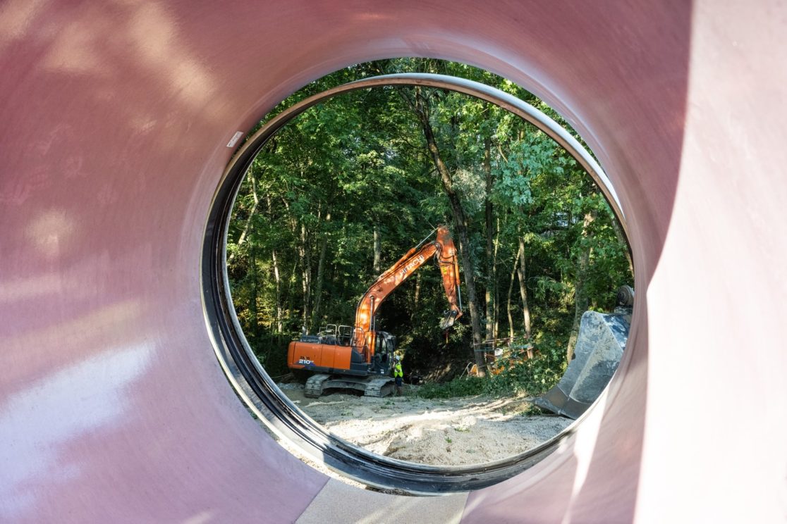 buse et pelle mécanique