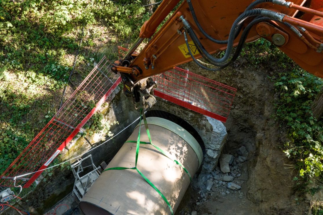 buse et pelle mécanique