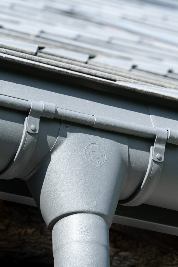 détail descente eaux pluviales